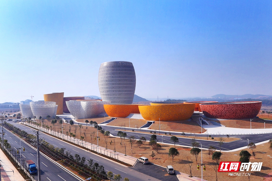 建成后的醴陵·世界陶瓷艺术城 何勇摄_副本.jpg 建成后的醴陵·世界陶瓷艺术城 何勇摄_副本.jpg